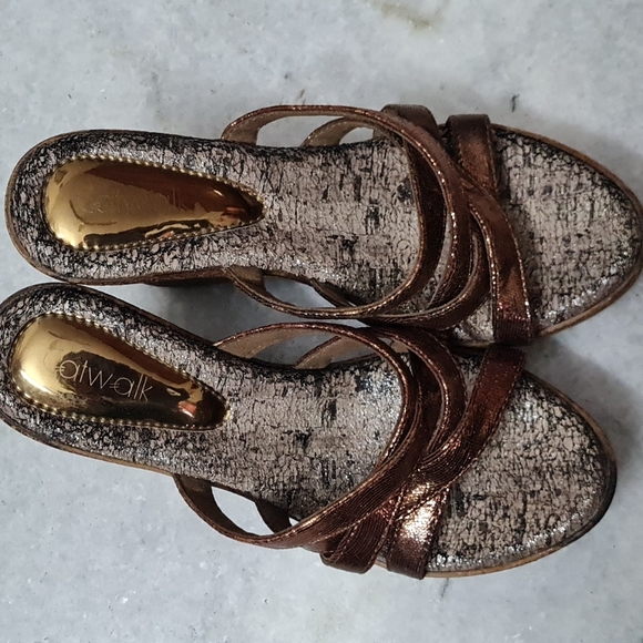 Catwalk Wedges. - Picture 5 of 6